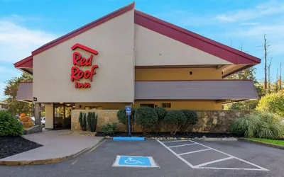 Photo 2 - Red Roof Inn Salem