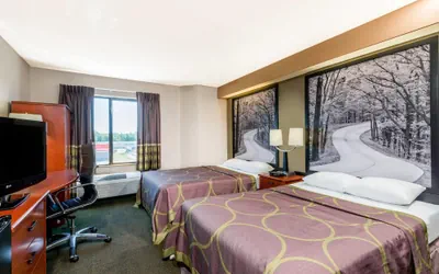 Photo 4 - Super 8 by Wyndham Jasper