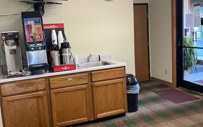 Photo 4 - Americas Best Value Inn Champaign