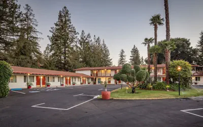 Photo 2 - The Palo Alto Inn
