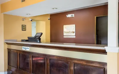 Photo 3 - Econo Lodge Inn & Suites Brooks - Louisville South