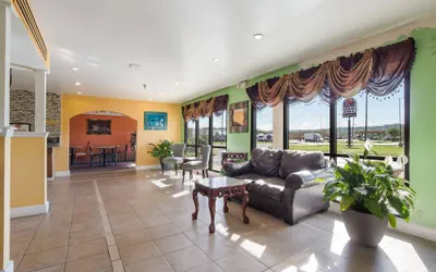Photo 4 - Econo Lodge Inn & Suites Brooks - Louisville South