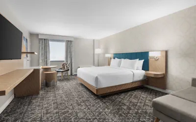 Photo 4 - DoubleTree by Hilton Salisbury