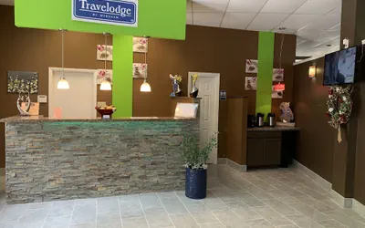 Photo 3 - Travelodge by Wyndham Lake George NY
