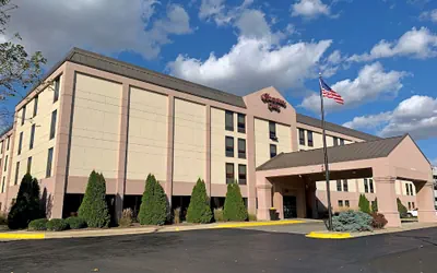 Photo 2 - Hampton Inn Champaign/Urbana