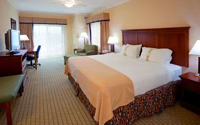 Photo 2 - Holiday Inn Resort Lake George - Adirondack Area by IHG