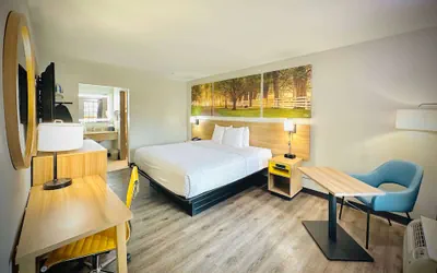 Photo 3 - Days Inn by Wyndham WestEnd Alexandria,VA Washington DC Area