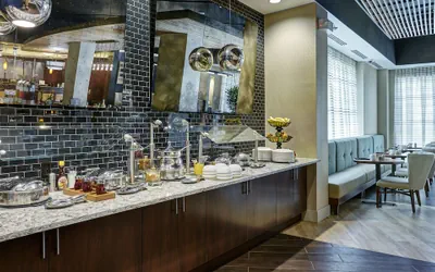 Photo 2 - DoubleTree by Hilton Charlotte Uptown
