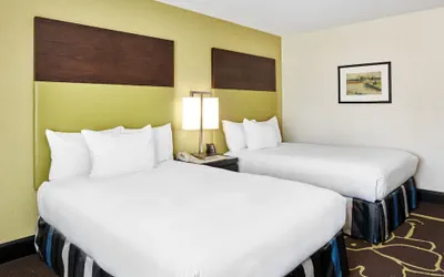 Photo 3 - DoubleTree by Hilton Charlotte Uptown