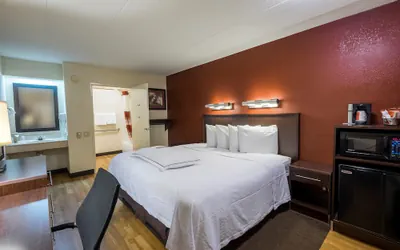 Photo 5 - Red Roof Inn PLUS+ Washington DC - Rockville