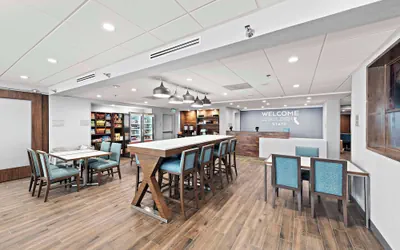 Photo 5 - Hampton Inn by Hilton Los Angeles Airport LAX