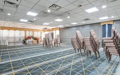 Photo 2 - Holiday Inn Piscataway Somerset by IHG