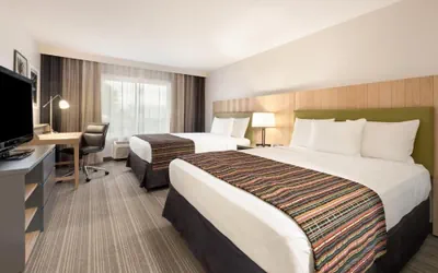 Photo 5 - Country Inn & Suites by Radisson, Chippewa Falls, WI