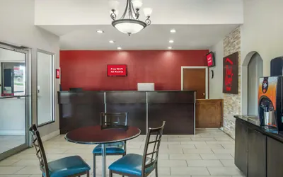 Photo 3 - Red Roof Inn Columbia, TN