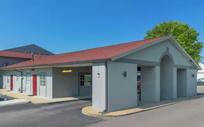 Red Roof Inn Columbia, TN