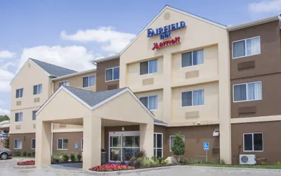 Photo 2 - AmericInn by Wyndham Topeka