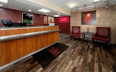 Photo 5 - Red Roof Inn Chicago - Lansing