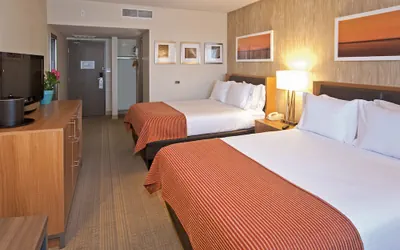 Photo 3 - Holiday Inn Express San Francisco Airport South by IHG