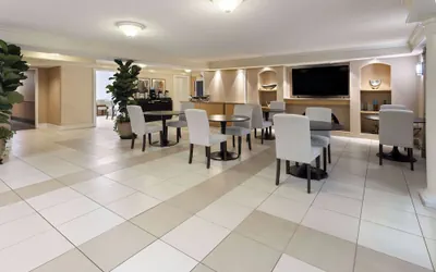 Photo 4 - La Quinta Inn by Wyndham Pittsburgh Airport