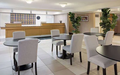 Photo 5 - La Quinta Inn by Wyndham Pittsburgh Airport