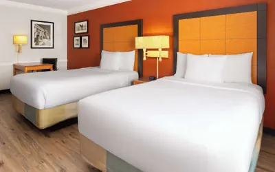 Photo 2 - La Quinta Inn by Wyndham Pittsburgh Airport