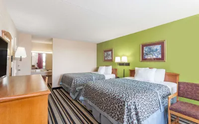 Photo 3 - Days Inn by Wyndham Jackson