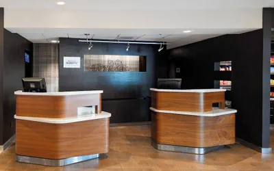 Photo 3 - Courtyard by Marriott Cincinnati Blue Ash
