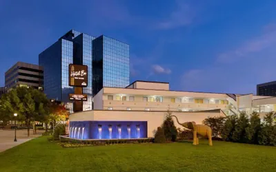 Photo 2 - Hotel Bo, a Days Inn by Wyndham Chattanooga Downtown