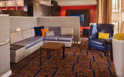 Photo 2 - Courtyard by Marriott Richmond West