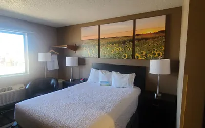 Photo 5 - Days Inn by Wyndham Watertown