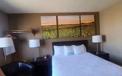 Photo 4 - Days Inn by Wyndham Watertown