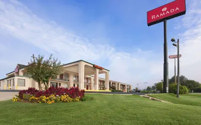 Photo 2 - Ramada by Wyndham Pelham