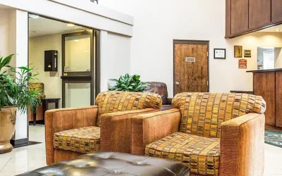 Photo 3 - Quality Inn & Suites Coliseum
