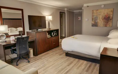 Photo 3 - Crowne Plaza Knoxville Downtown University by IHG