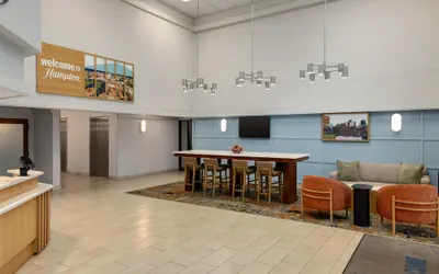 Photo 4 - Hampton Inn Springfield-South