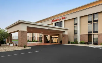 Photo 2 - Hampton Inn Springfield-South