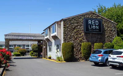 Photo 2 - Red Lion Inn & Suites Vancouver