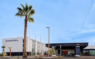 Photo 2 - DoubleTree by Hilton Palmdale, CA