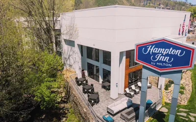 Photo 2 - Hampton Inn Gatlinburg