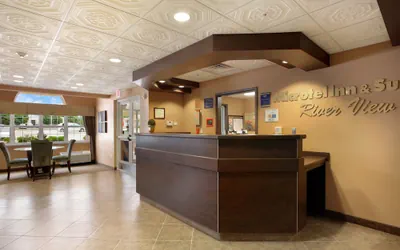 Photo 4 - Microtel Inn & Suites by Wyndham Quincy Downtown/River Area