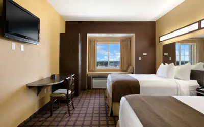 Photo 5 - Microtel Inn & Suites by Wyndham Quincy Downtown/River Area