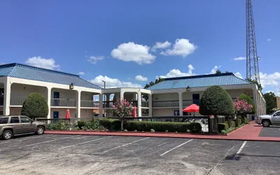 Photo 2 - Motel 6 Memphis, TN - East