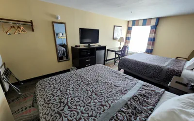Photo 4 - Days Inn by Wyndham Springfield