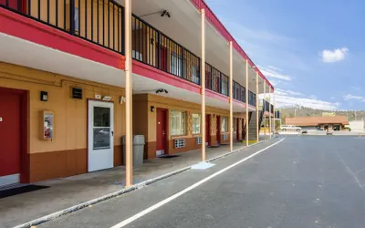Photo 2 - Econo Lodge Near Motor Speedway