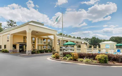 Photo 2 - Quality Inn McComb
