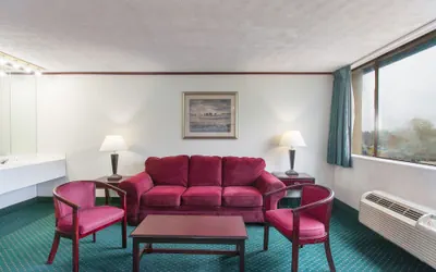 Photo 4 - Schenectady Inn & Suites