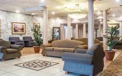 Photo 3 - Quality Inn & Suites Palm Island Indoor Waterpark
