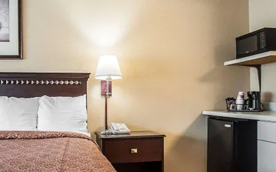 Photo 5 - Econo Lodge Elmira-Corning