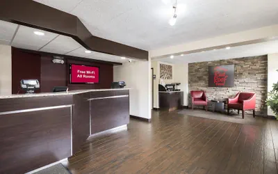 Photo 5 - Red Roof Inn Chicago-O'Hare Airport/ Arlington Hts