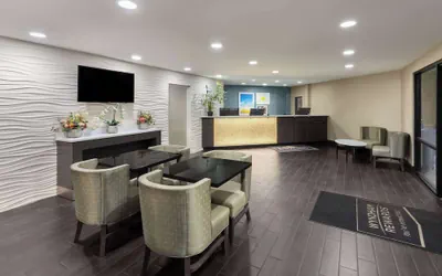 Photo 5 - Days Inn by Wyndham Chattanooga Lookout Mountain West